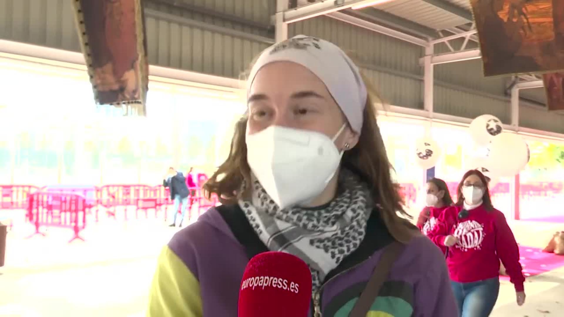 Los Reyes Magos reparten ilusión en su campamento real en Torrent