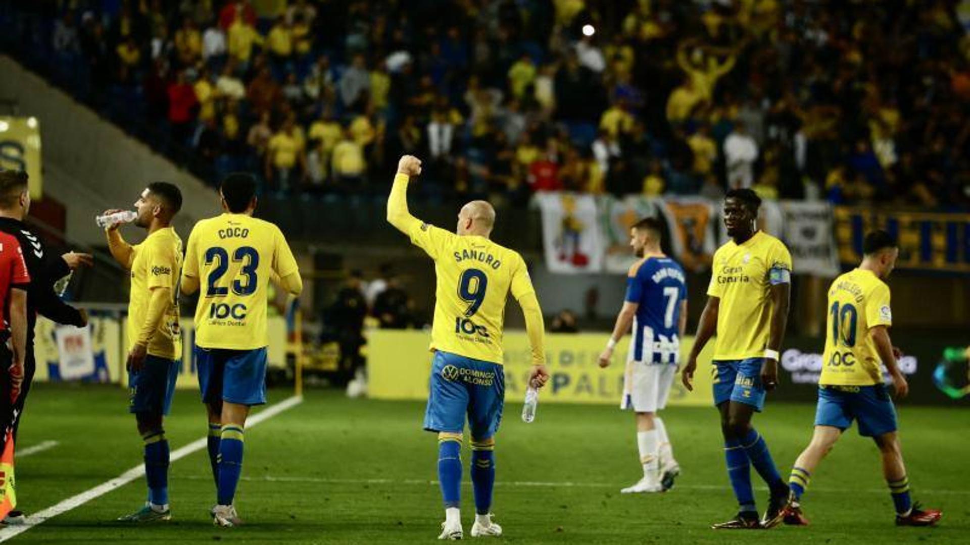 Sandro Ram Rez Seguir De Amarillo Hasta Canarias