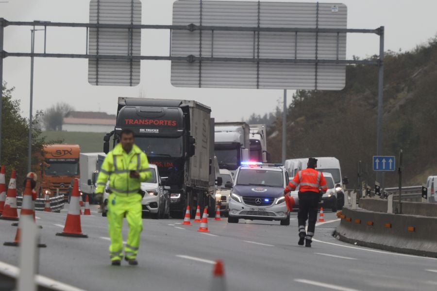 Un Accidente M Ltiple Colapsa La Ap El Diario Vasco