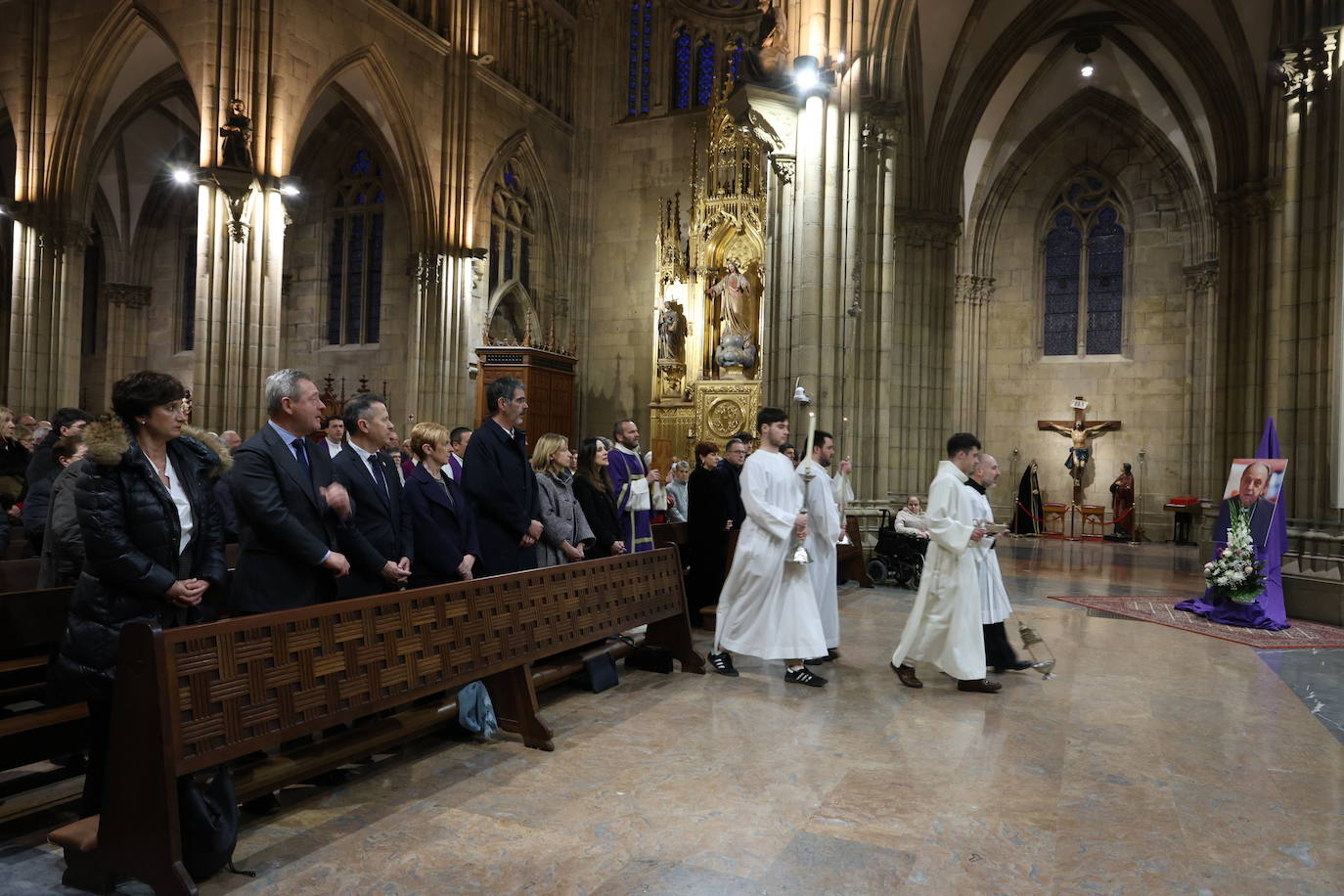 Las imágenes del funeral de Juan Mari Uriarte El Diario Vasco