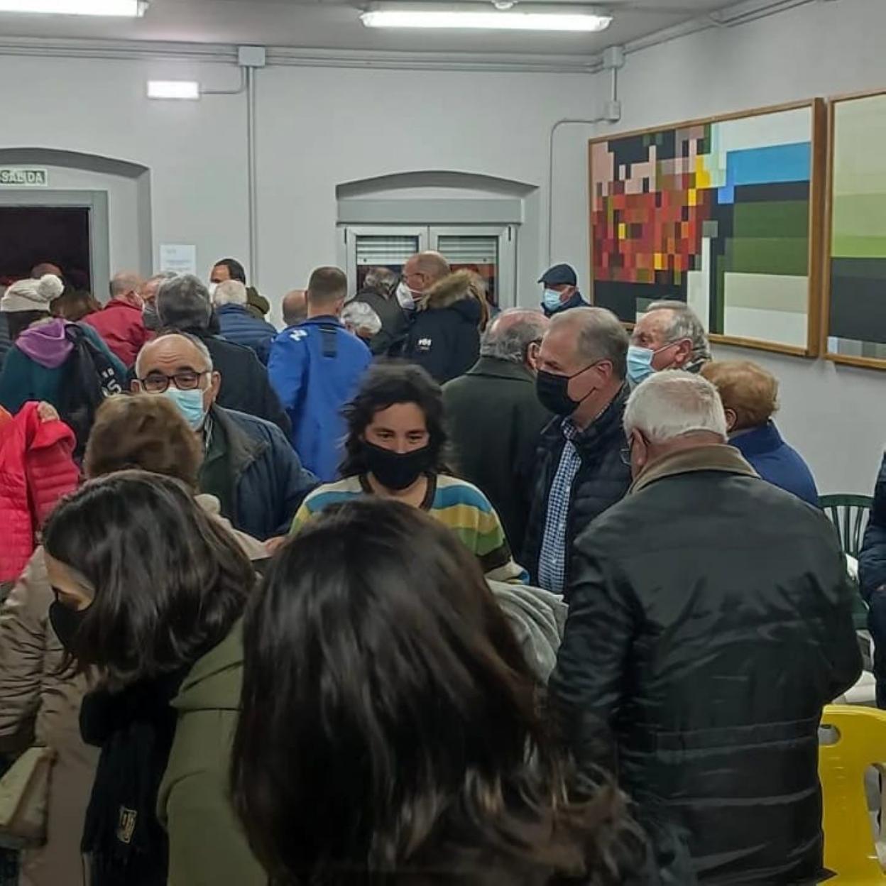 Asamblea extraordinaria de los vecinos de San Cristóbal El Comercio