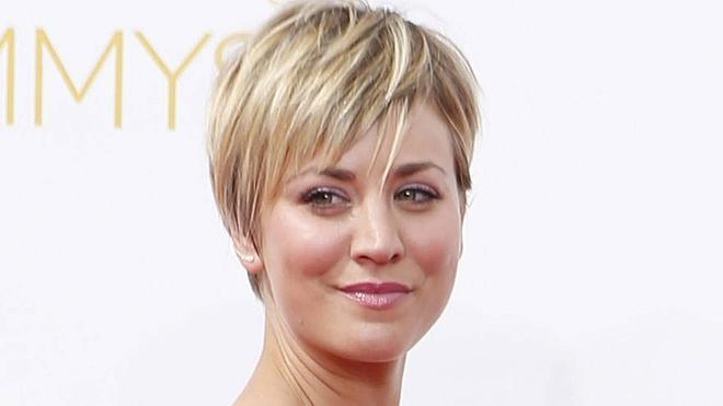 Kaley Cuoco dice que se destrozó la nariz esnifando esprays El