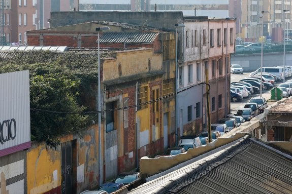 La Sareb Da Su Visto Bueno Al Derribo De Las Naves Abandonadas De