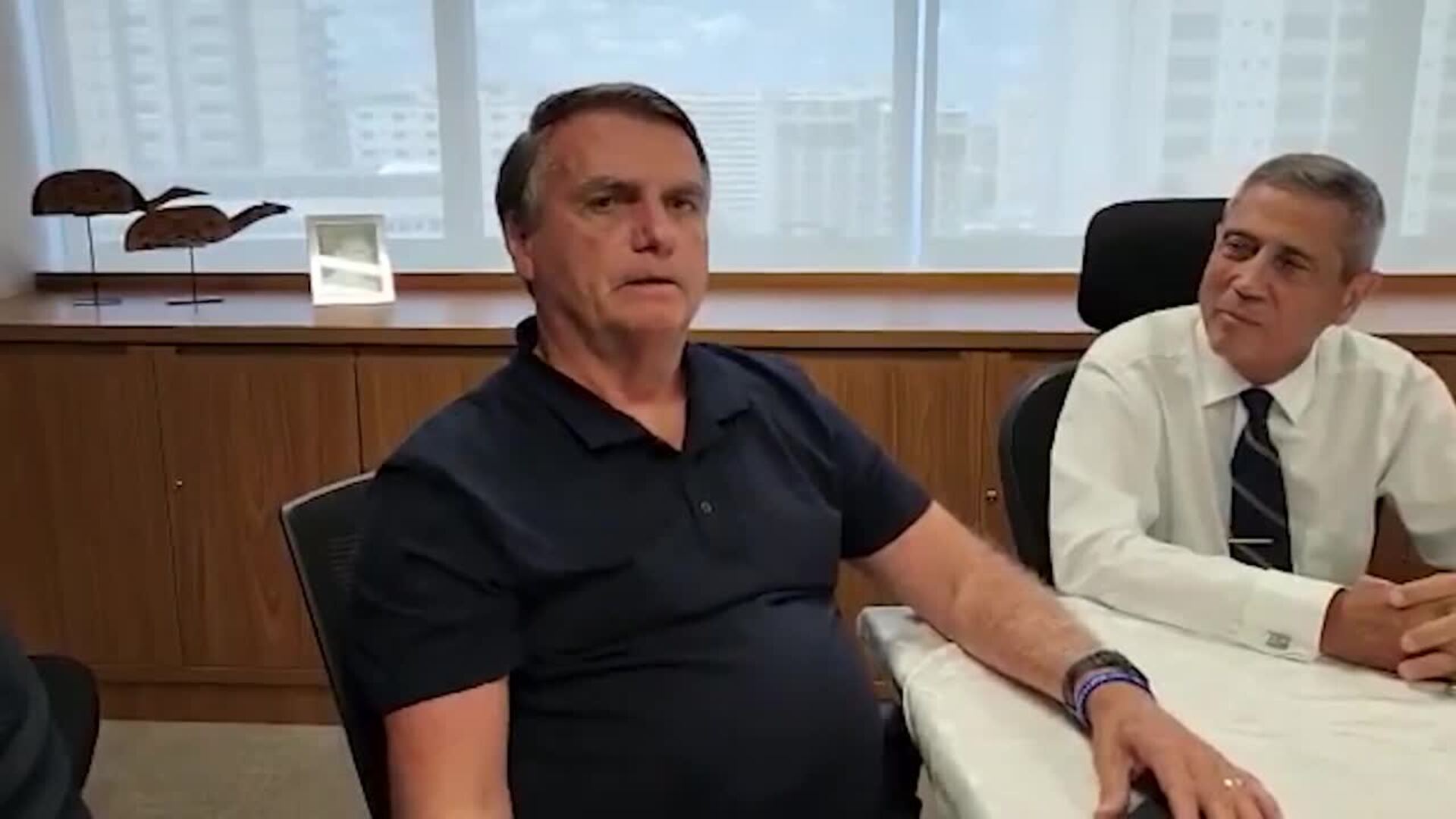 El Tribunal Superior Electoral Suspende El Juicio A Bolsonaro Hasta El