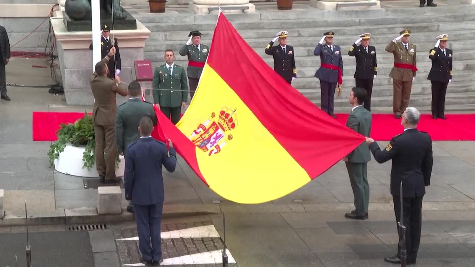 Primer Izado De Bandera Ante El Congreso En El D A De La Constituci N