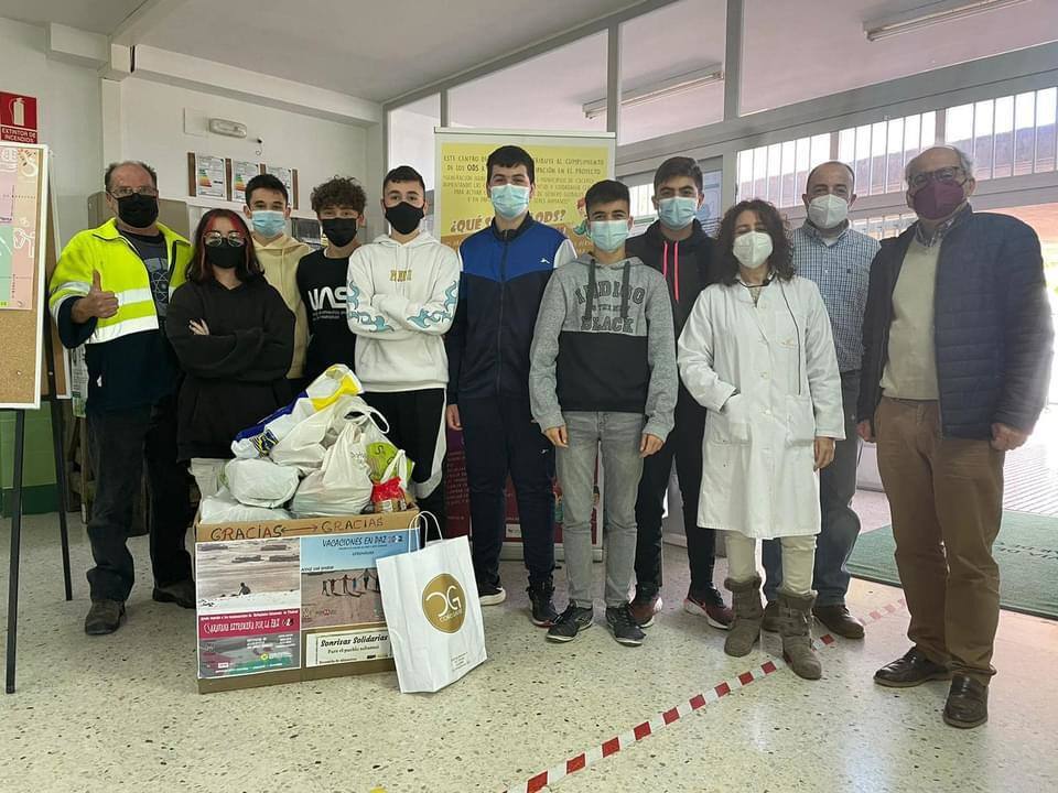 Alumnos y docentes donan productos para los campamentos saharauis