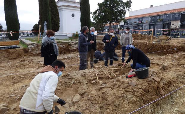 El Ayuntamiento reanuda las obras de construcción de nuevos nichos en el cementerio