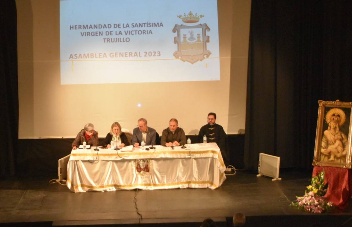 Javier Diz aboga por la renovación de la directiva de la Hermandad Virgen de la Victoria