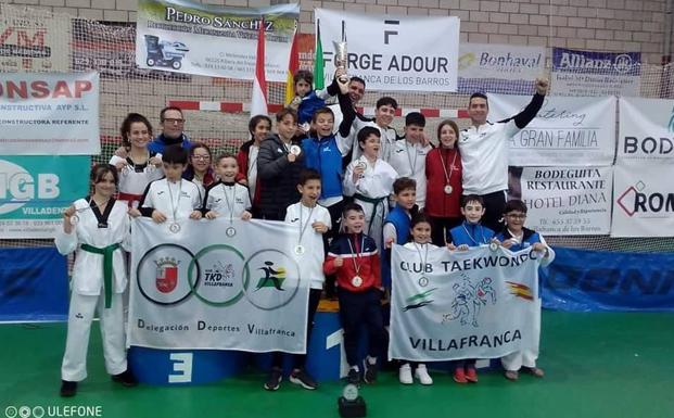 12 oros, 4 platas y 4 bronces para el club Taekwondo Villafranca en el Campeonato de Extremadura