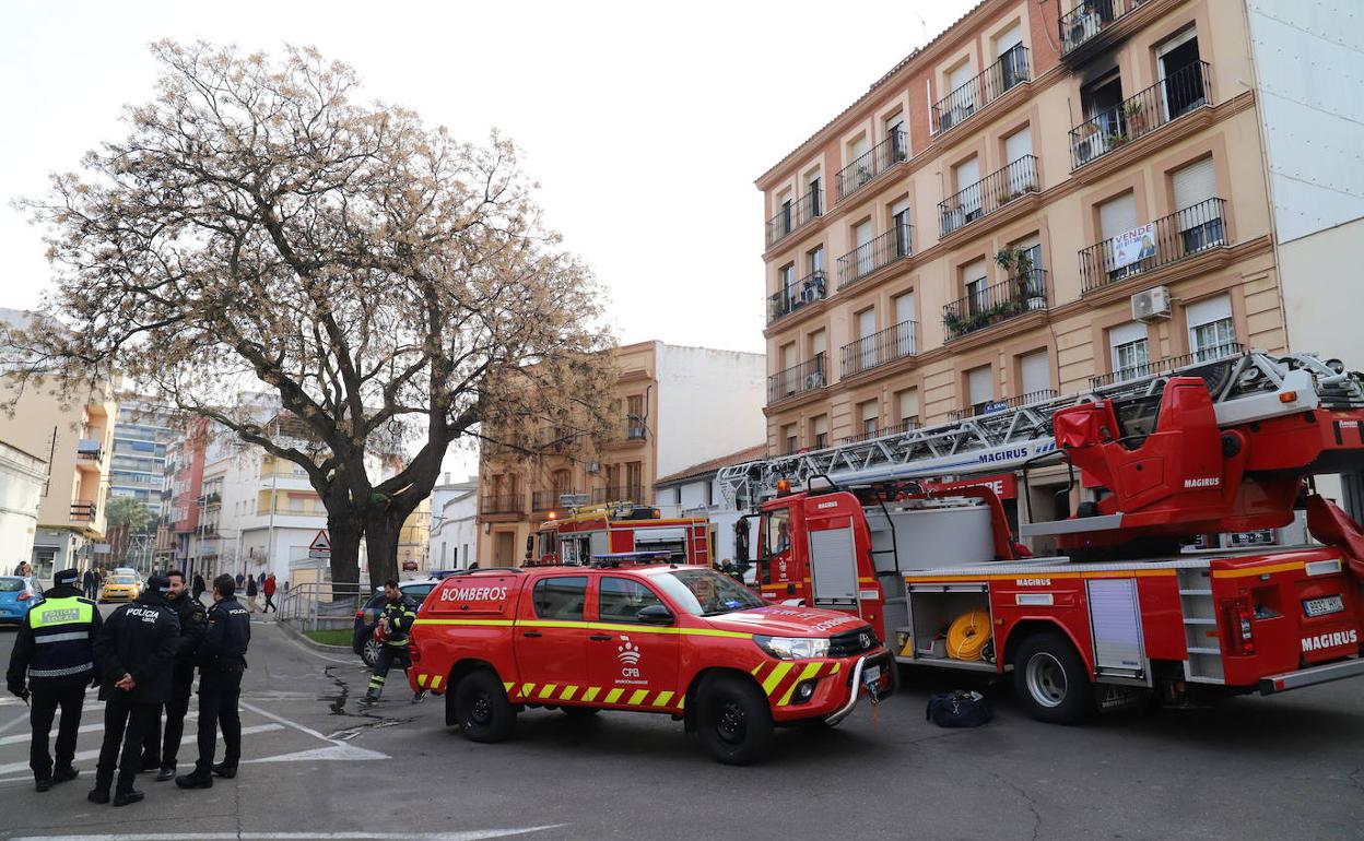 Tres personas afectadas por inhalación de humos en el incendio de una