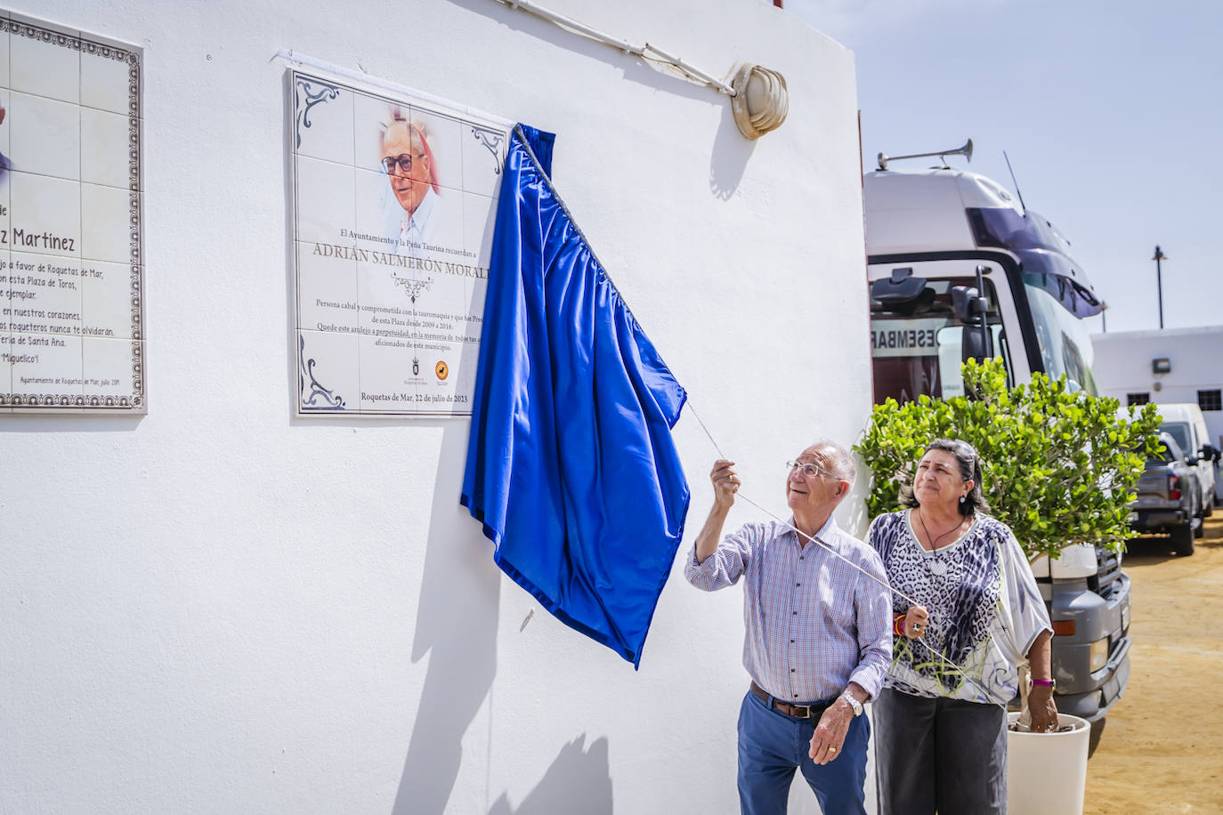 Roquetas de Mar rinde homenaje con una placa a Adrián Salmerón Ideal