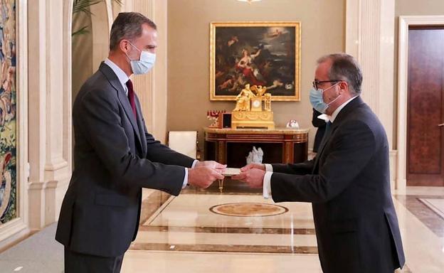 Felipe VI entregó el Premio FIES de Periodismo al abogado ubetense Daniel Berzosa López