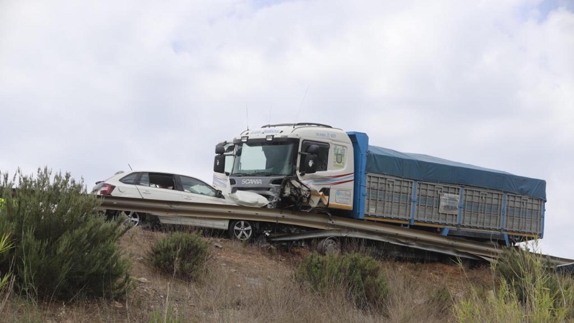 Accidente Mortal En Granada Una Mujer Muerta Y Dos Heridos Muy Graves