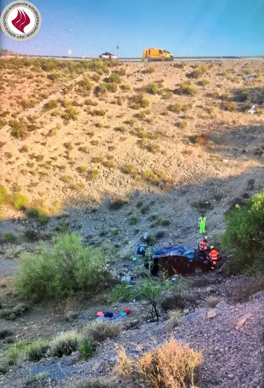 Las Im Genes Del Accidente En Granada Al Caer Con Su Coche Por Un