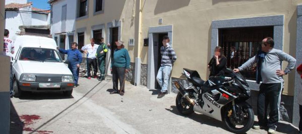 Herido grave el conductor de una moto tras salirse de la vía y chocar