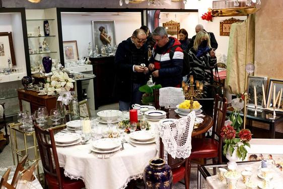 Caridad Y Tradici N Unidas En El Rastrillo Solidario La Gaceta De