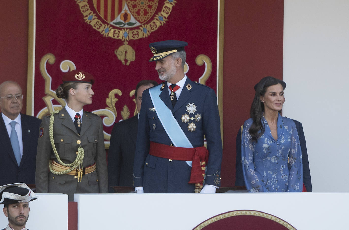 La Princesa Leonor Reaparece En El Desfile Con El Uniforme De Gala Del