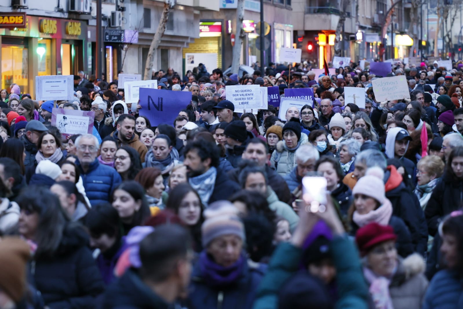 Personas Reivindican El D A Internacional De La Mujer En