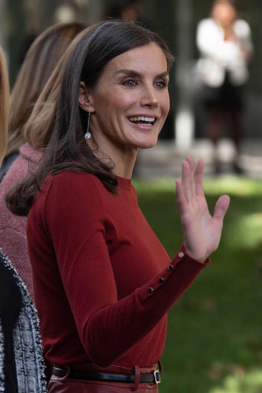 Fotos La Reina Letizia Arrasa Con Un Total Look Rojo Las Provincias