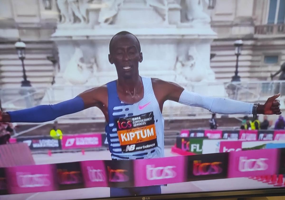 Maratón de Londres Kelvin Kiptum edad y cuál es el récord del mundo