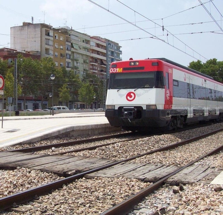 Renfe ofrece cuatro trenes nocturnos diarios en la línea de Cercanías