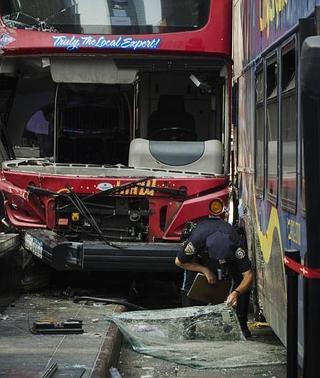 Catorce Heridos Al Chocar Dos Autobuses En Times Square Las Provincias