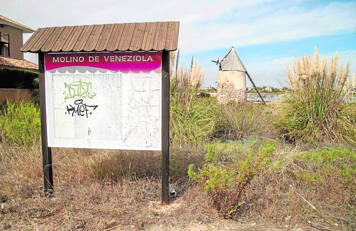 Vecinos De La Manga Norte De San Javier Reclaman Aceras Alumbrado Y