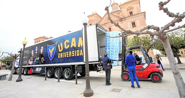 Un segundo tráiler con ayuda humanitaria rumbo a Ucrania La Verdad