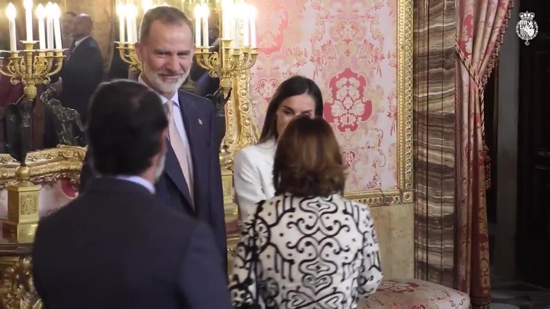 La Reina Letizia Deslumbra Con Un Impecable Traje Blanco La Verdad