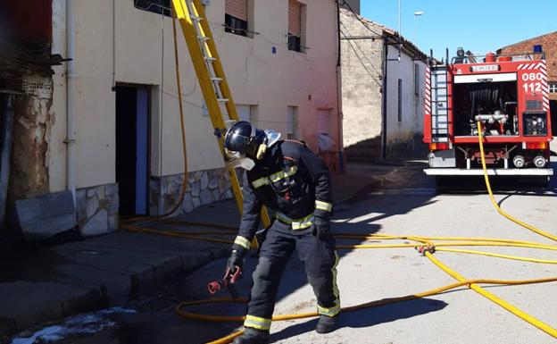 Un Incendio En El Entorno De Una Chimenea Causa Graves Da Os En El