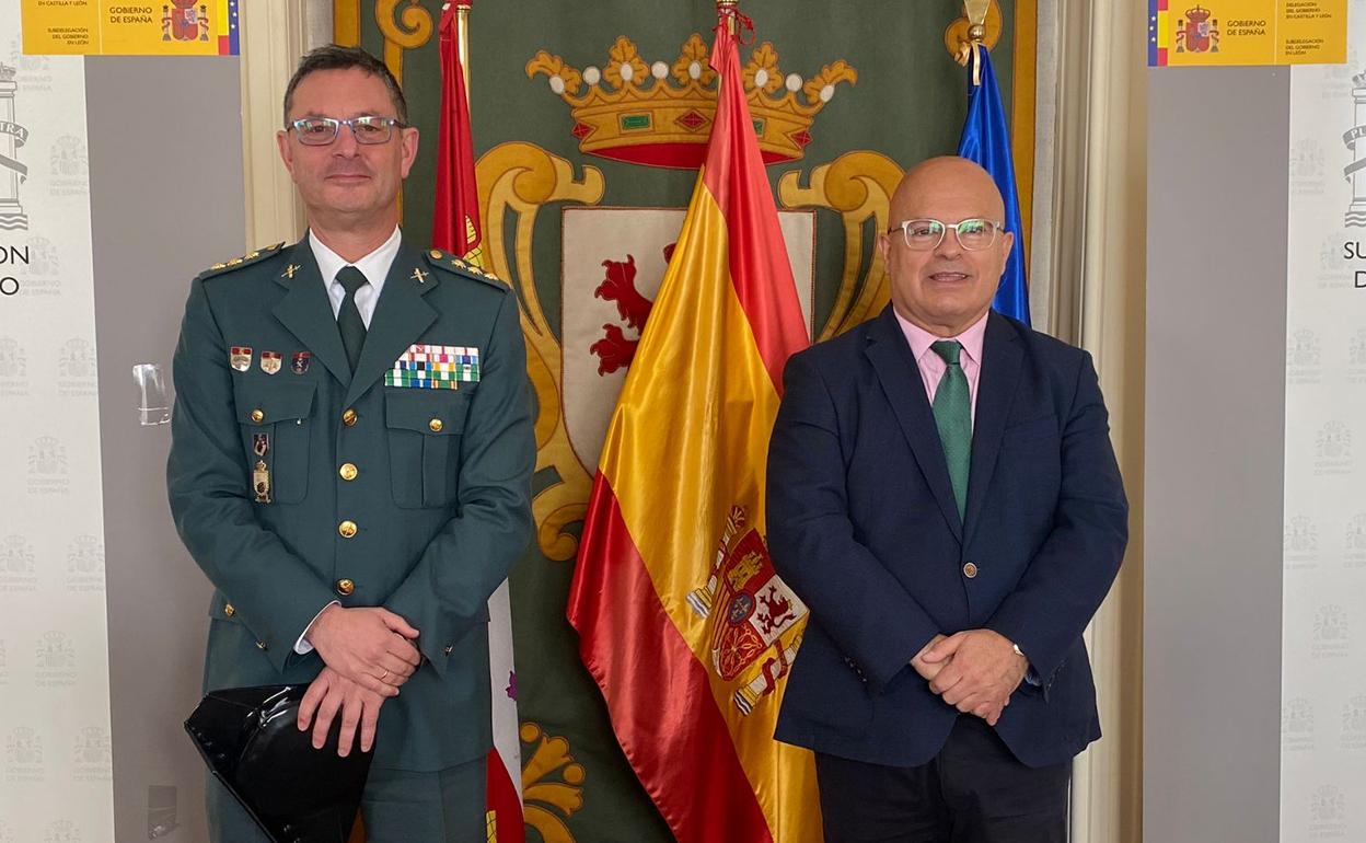 El Subdelegado Del Gobierno Y El Coronel Jefe De La Guardia Civil En