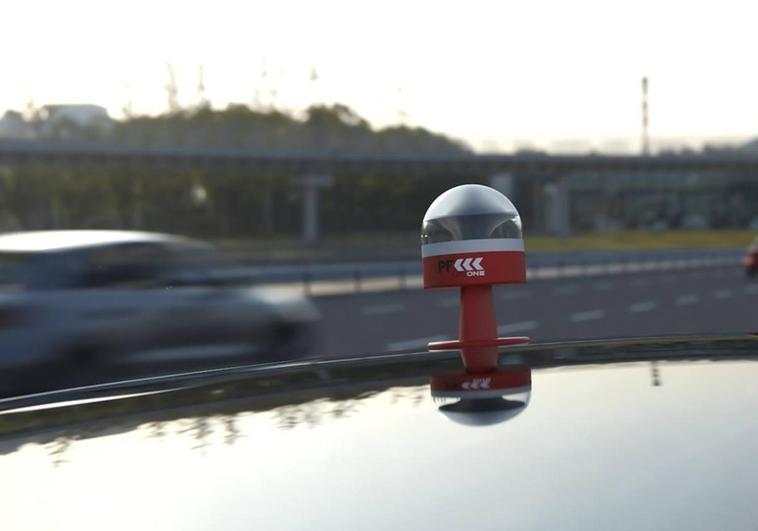 Cómo funciona la primera baliza V16 que incluye datos y conexión a la DGT