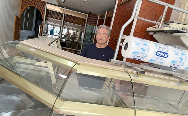 Bakery forced to close due to lack of staff is set to reopen after receiving flood of applications