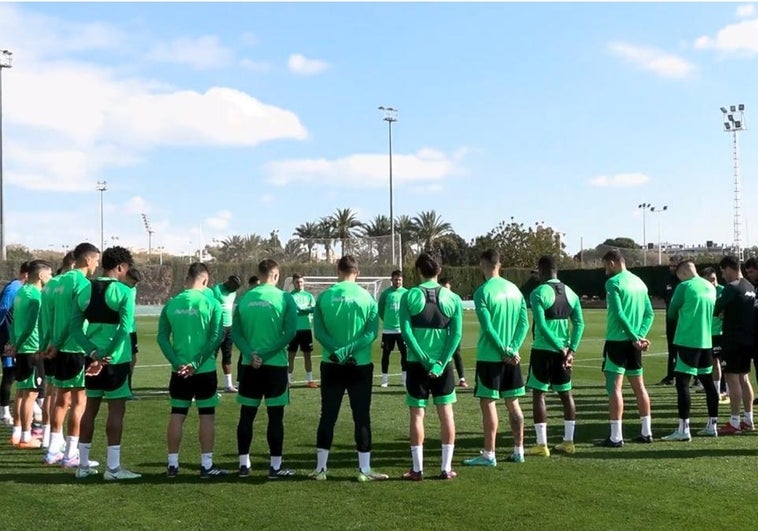 El Elche llora la muerte de Pelayo y guarda un minuto de silencio