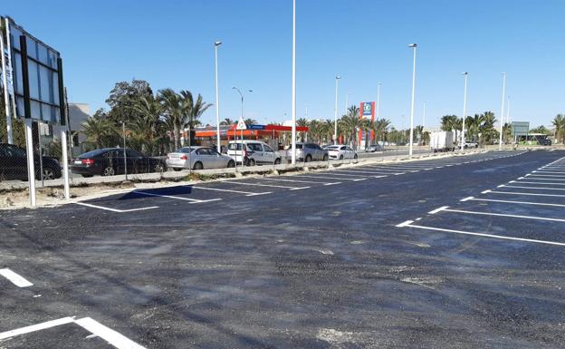 ELCHE: Abren el aparcamiento en los terrenos del futuro Centro de Congresos de Elche