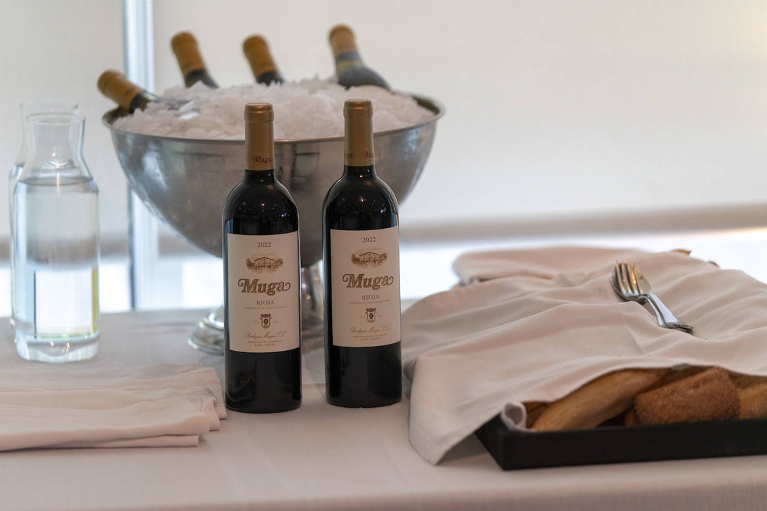 Vino servido en la gala, cortesía de Bodegas Muga