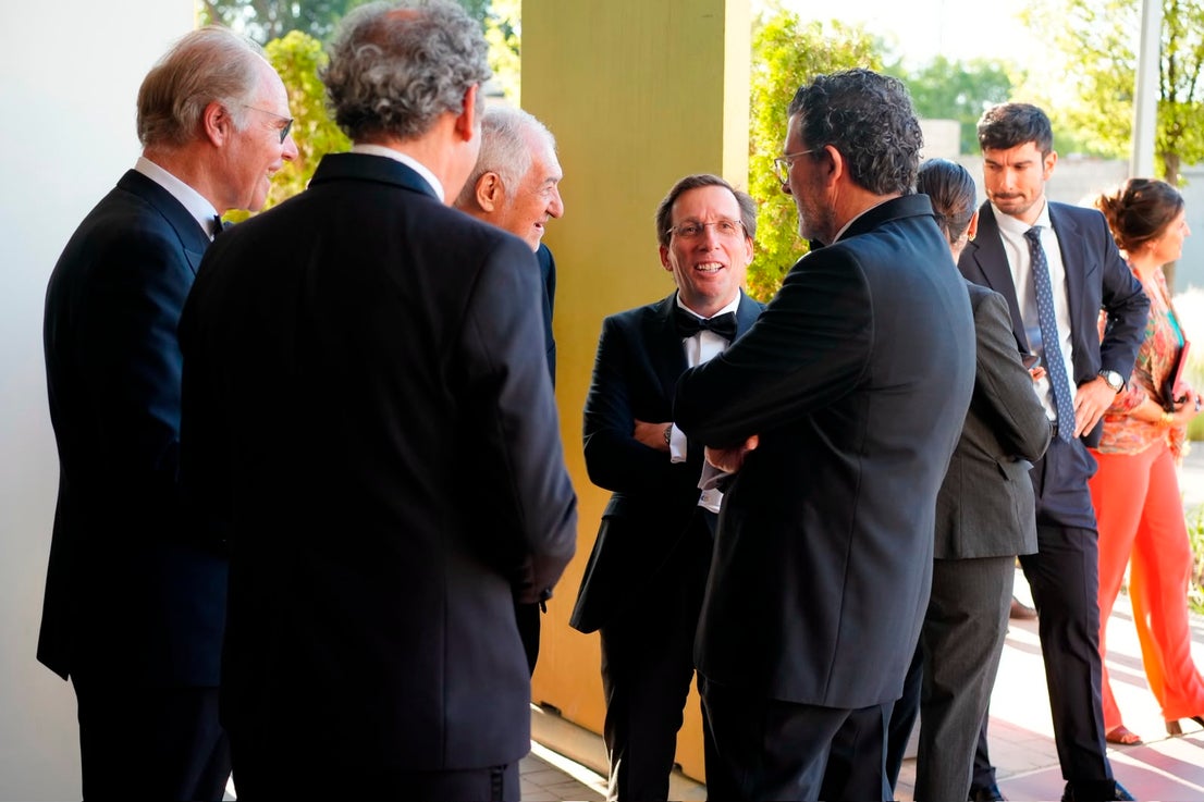 Ignacio Eyriès, presidente de Vocento, junto a Cándido Conde-Pumpido, presidente del Tribunal Constitucional, José Luis Martínez-Almeida, alcalde de Madrid, y Julián Quirós, director de ABC