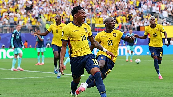 'Sí, se pudo': Ecuador obra el milagro, derrota a Alemania y sigue viva en el Mundial