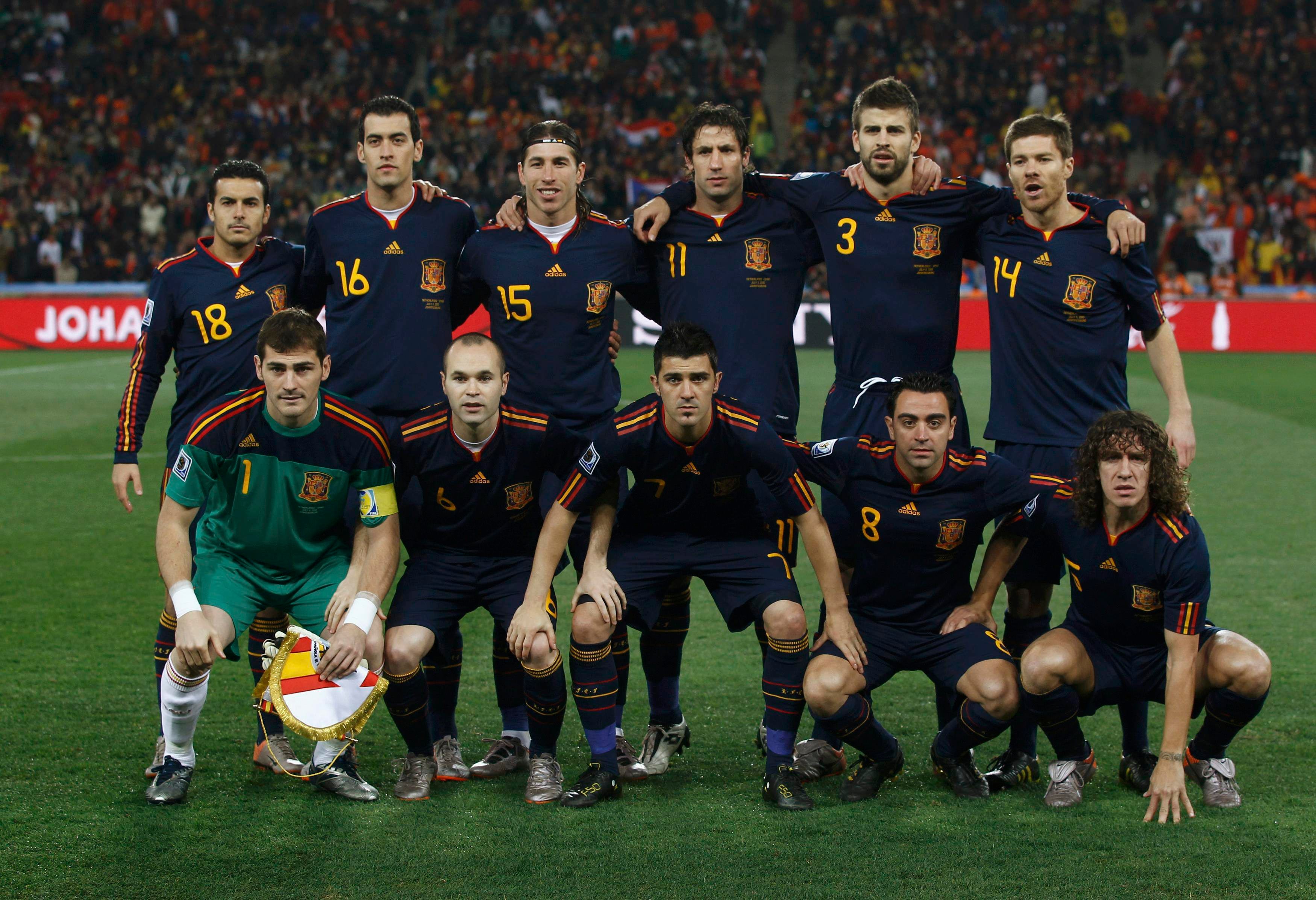 La alineación inicial de la selección, antes del comienzo de la final contra Países Bajos, en Johannesburgo, el 11 de julio de 2010