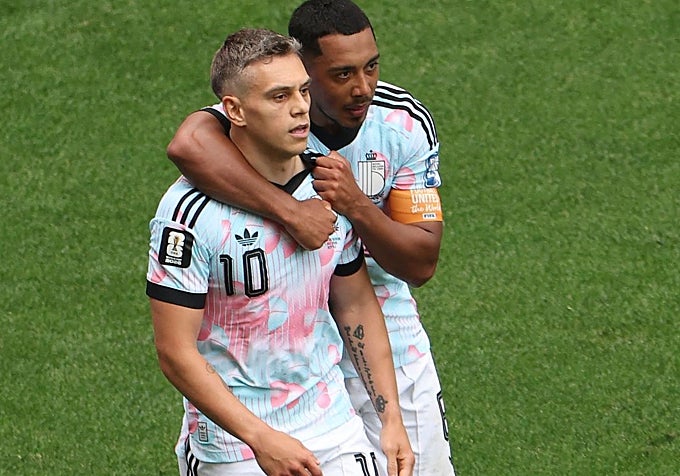 Tielemans ve Trossard, pasta şakasından destansı kucaklaşmaya kadar