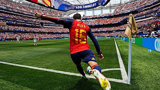 Álex Baena, el crack inesperado que refuerza su salud mental con España