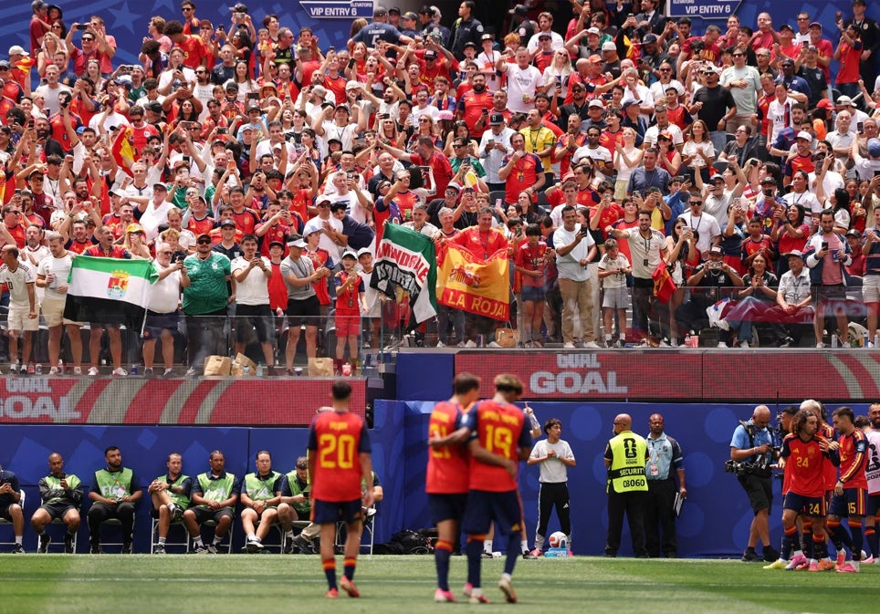 España celebra el pase a octavos