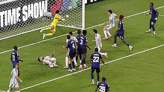 Argentina elimina a Cabo Verde en la prórroga con un gol en propia puerta y pidiendo la hora