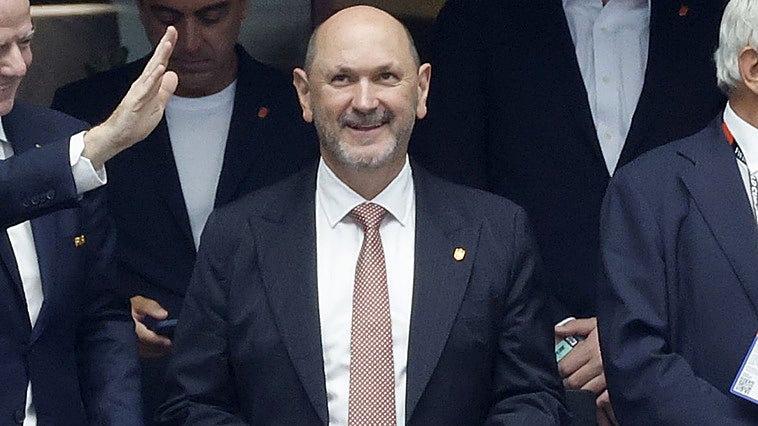 Rafael Louzán, lo contrario a Rubiales