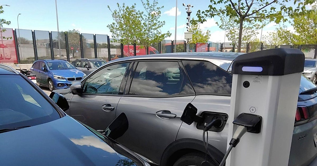 Las ventas de coches enchufables se disparan más de un 42%