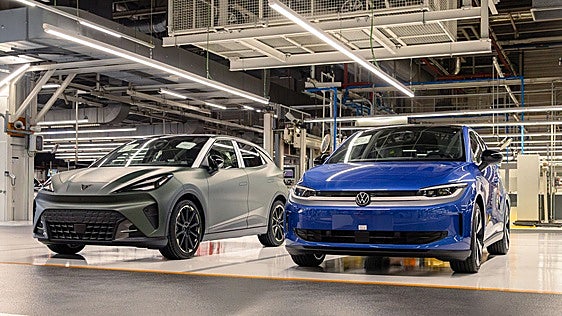 Martorell lidera la electromovilidad con el inicio de producción de Cupra Raval y VW ID. Polo