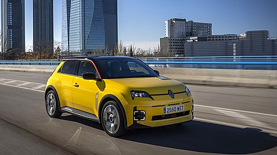 Renault acelera en 2026: gana 705 millones y roza los 30.300 millones de facturación
