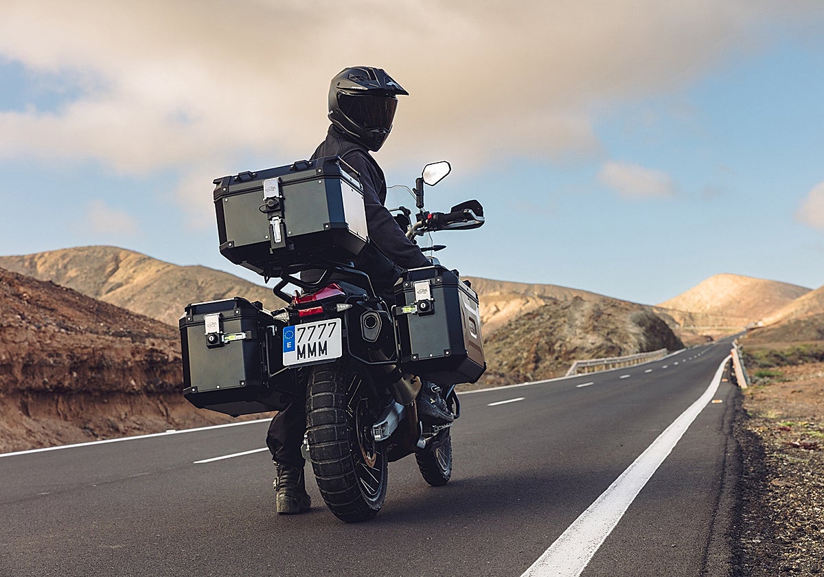 Equipar la moto para viajar: soluciones para llevarlo todo