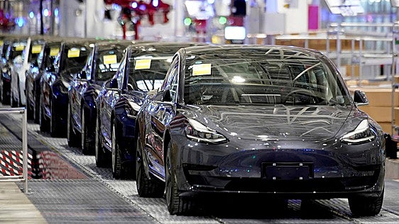 Tesla retira casi 3 millones de coches por manijas inseguras en caso de emergencia