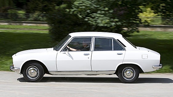 La metamorfosis del León: del Peugeot 504 al nuevo e-408